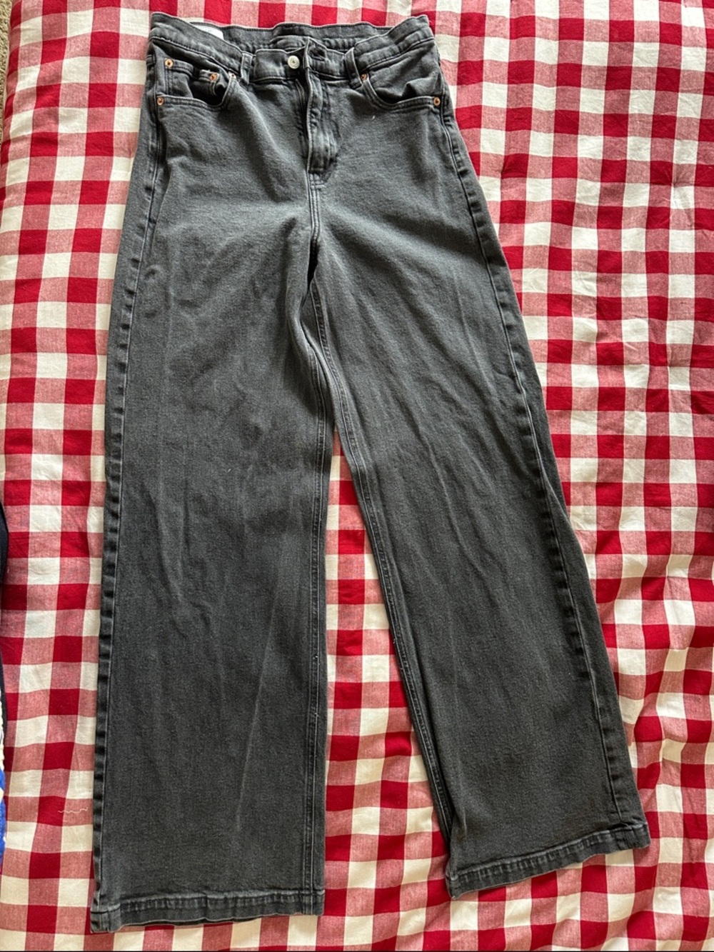 GAP 31/12t. Wide Leg High-Rise Jeans in Washed Black 33” inseam
